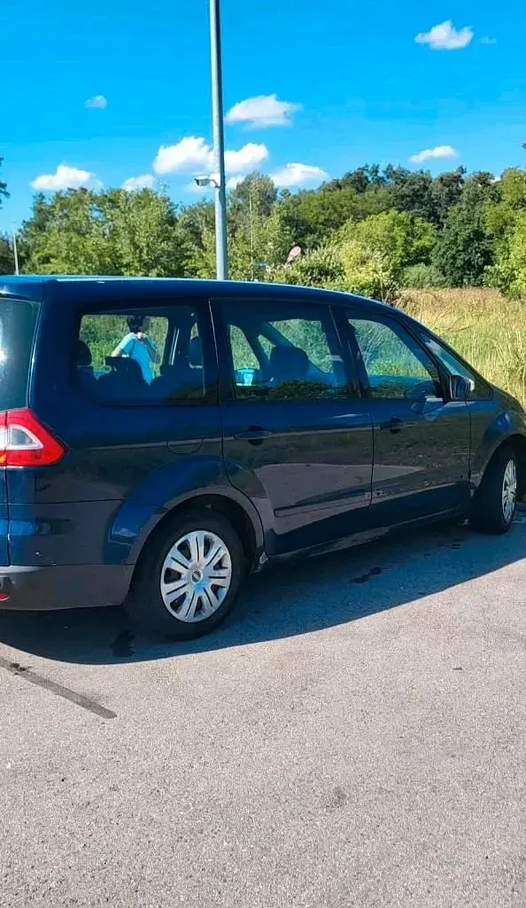 Gebraucht Ford Galaxy 140 PS (102 kW) 2009 Blau Van / Kleinbus