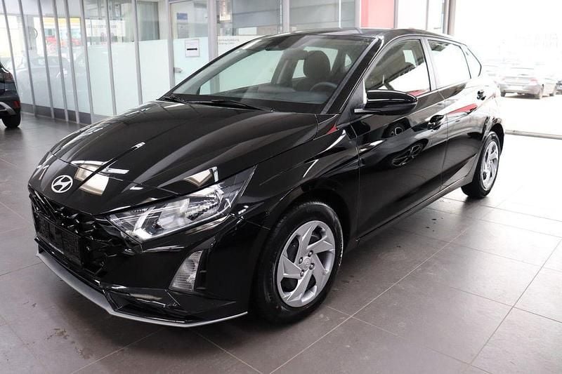 Neu Hyundai i20 101 PS (74 kW) 2025 Schwarz Limousine