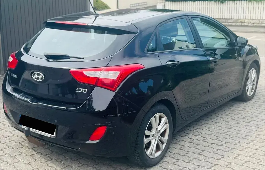 Gebraucht Hyundai i30 Edition 90 PS (66 kW) 2012 Schwarz Limousine