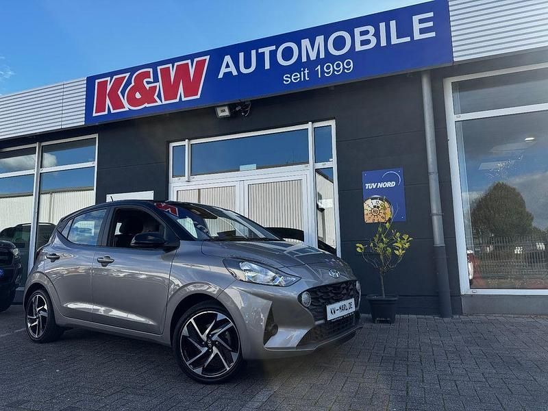 Schwarz Gebraucht 2022 Hyundai i10 Trend Kleinwagen | 15.990 € (Fairer Preis) - Bild 1/4