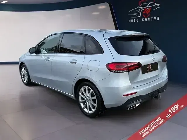 Gebraucht Mercedes B220 Night 190 PS (139 kW) 2019 Silber Kleinwagen
