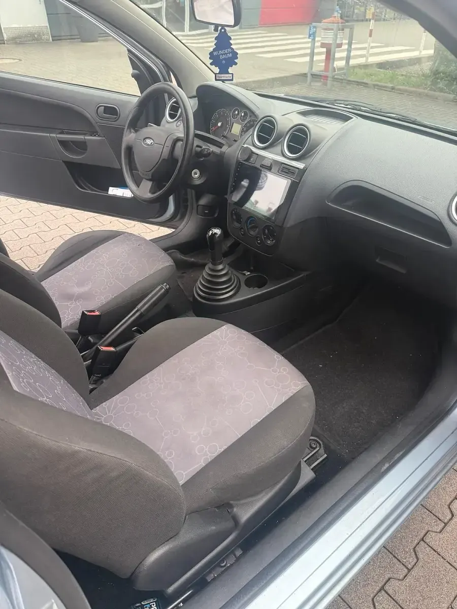 Gebraucht Ford Fiesta 80 PS (58 kW) 2006 Blau Kleinwagen