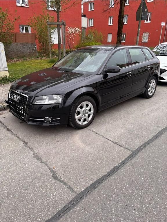 Second-hand Audi A3 Ambiente 105 CP (77 kW) 2011 Negru Hatchback