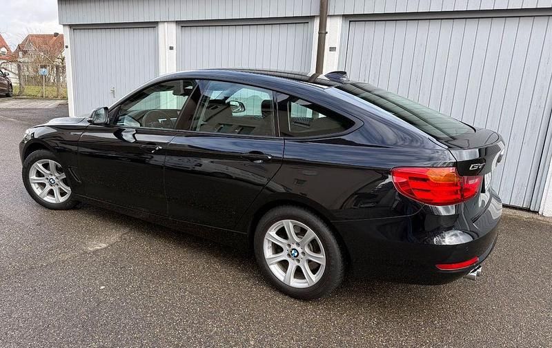 Gebraucht BMW 330 Advantage 258 PS (189 kW) 2015 Schwarz Limousine
