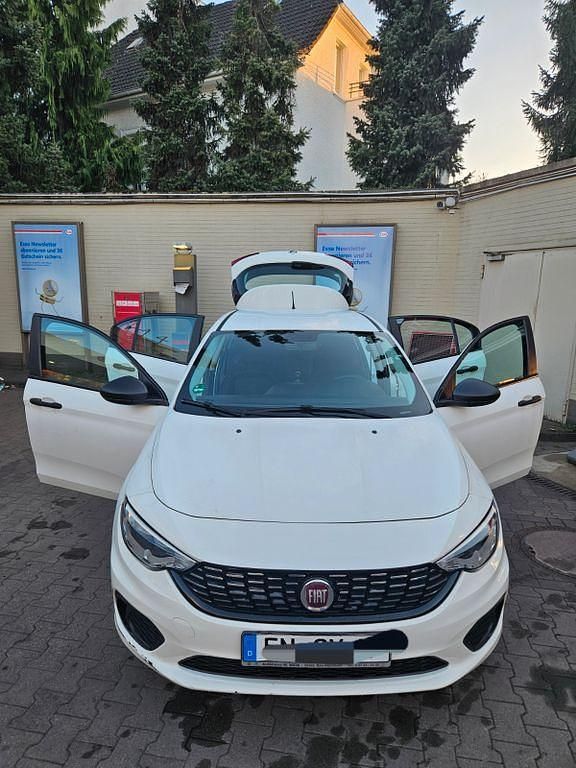 Weiß Gebraucht 2018 Fiat Tipo More Limousine | 6.800 € (Fairer Preis) - Bild 1/4