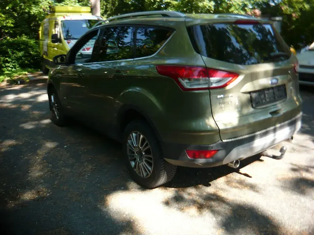 Usata Ford Kuga Titanium 163 CV (119 kW) 2013 Verde SUV