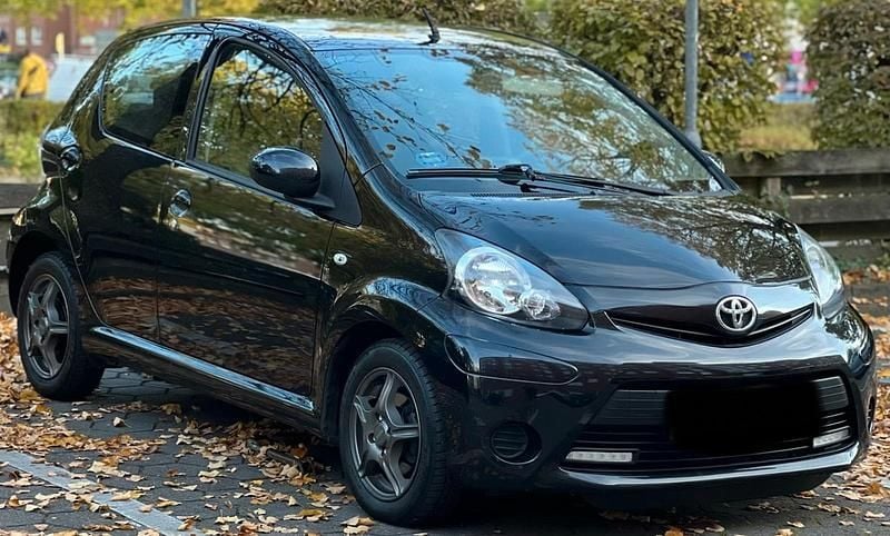 Schwarz Gebraucht 2014 Toyota Aygo Kleinwagen | 3.850 € (Superpreis) - Bild 1/4