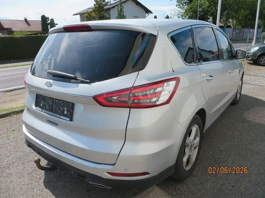Gebraucht Ford S-MAX Titanium 179 PS (131 kW) 2017 Silber Van / Kleinbus