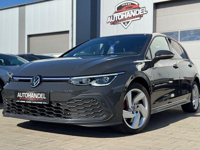 Grau Gebraucht 2021 VW Golf VIII GTE Limousine | 17.900 € (Guter Preis) - Bild 1/4