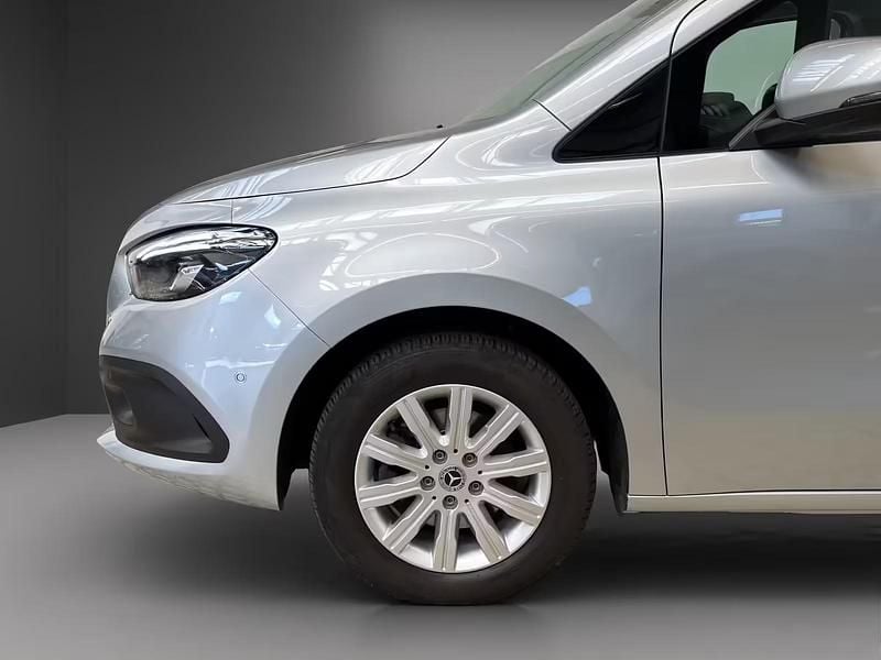 Gebraucht Mercedes T180 Progressive 116 PS (85 kW) 2022 Silber Van / Kleinbus