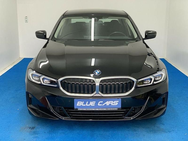 Gebraucht BMW 320e 204 PS (150 kW) 2023 Saphirschwarz (metallic) Limousine