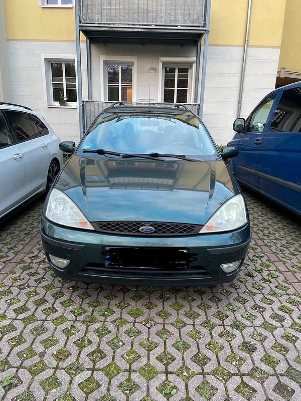 Usata Ford Focus 101 CV (74 kW) 2004 Verde Station wagon