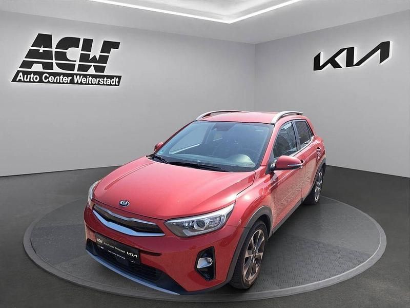 Rot Gebraucht 2018 Kia Stonic Spirit SUV | 13.870 € (Fairer Preis) - Bild 1/4