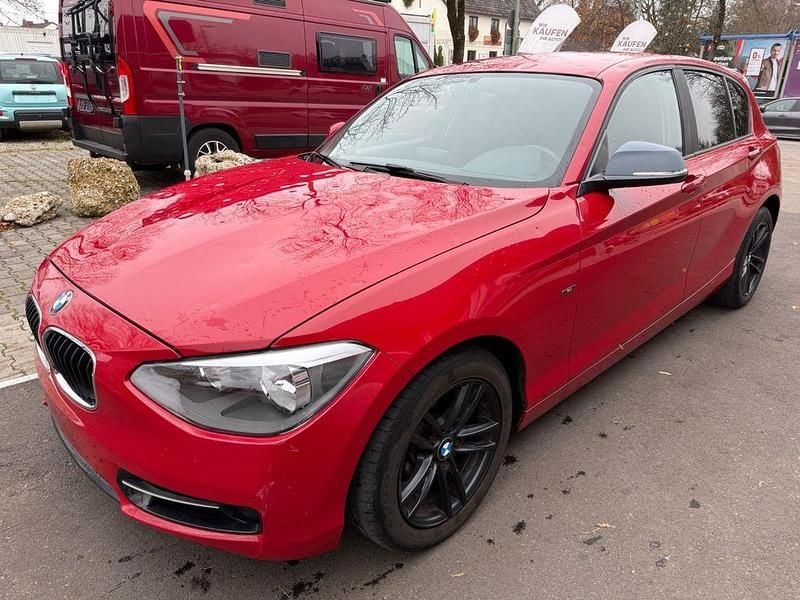 Rot Gebraucht 2012 BMW 116 Sport Line Kleinwagen | 4.900 € - Bild 1/4