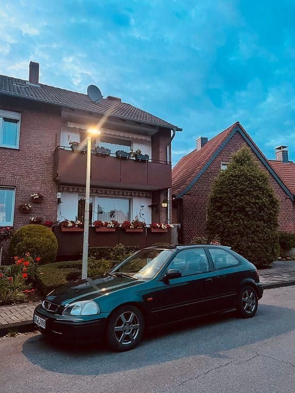 Grün Gebraucht 1997 Honda Civic LS Limousine | 900 € (Guter Preis) - Bild 1/4