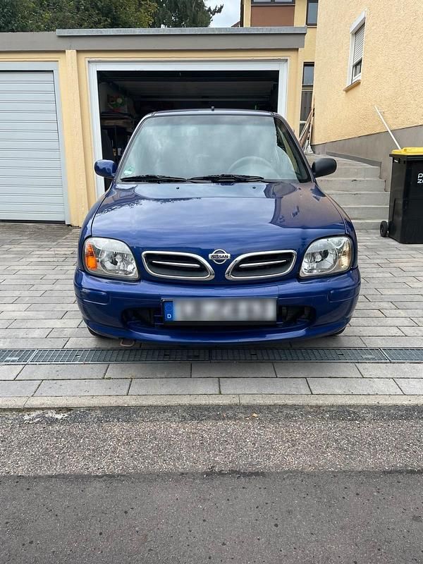 Blau Gebraucht 2002 Nissan Micra Kleinwagen | 1.200 € (Fairer Preis) - Bild 1/4