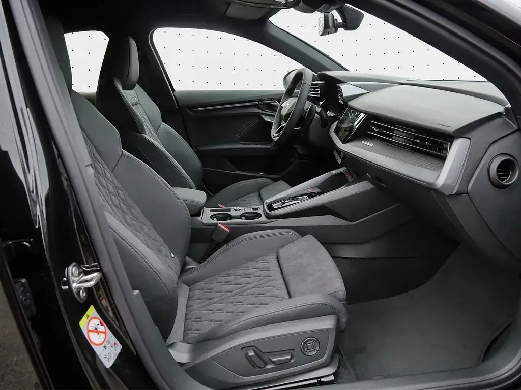 Gebraucht Audi RS3 Comfort 400 PS (294 kW) 2026 Mythosschwarz metallic Limousine