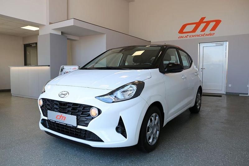 Gebraucht Hyundai i10 84 PS (61 kW) 2022 Schwarz Kleinwagen