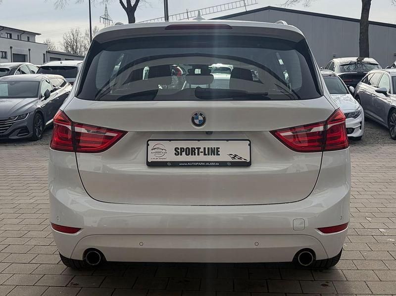 Gebraucht BMW 220 Advantage 190 PS (139 kW) 2016 Weiß Van / Kleinbus