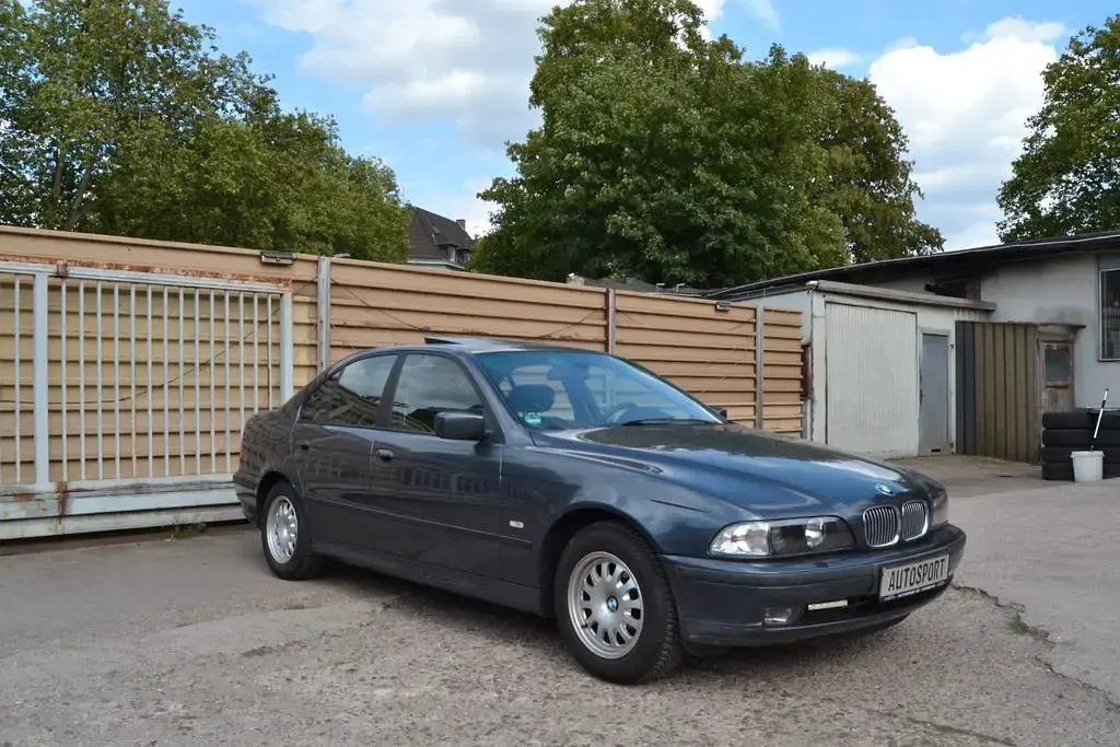 Gebraucht BMW 528 193 PS (141 kW) 1998 Grau Limousine