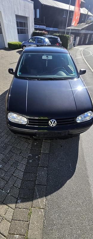 Gebraucht VW Golf IV 105 PS (77 kW) 2002 Kleinwagen