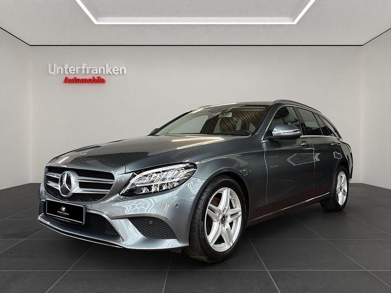 Grau Gebraucht 2018 Mercedes C200 Avantgarde Kombi | 22.980 € (Fairer Preis) - Bild 1/4