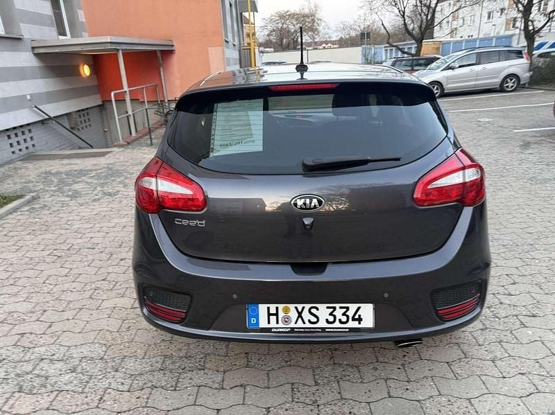 Second-hand Kia Ceed 135 CP (99 kW) 2016 Gri Hatchback
