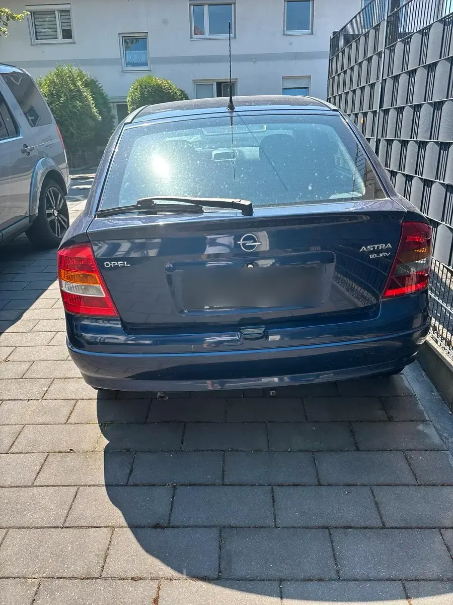 Gebraucht Opel Astra 116 PS (85 kW) 1999 Blau Limousine