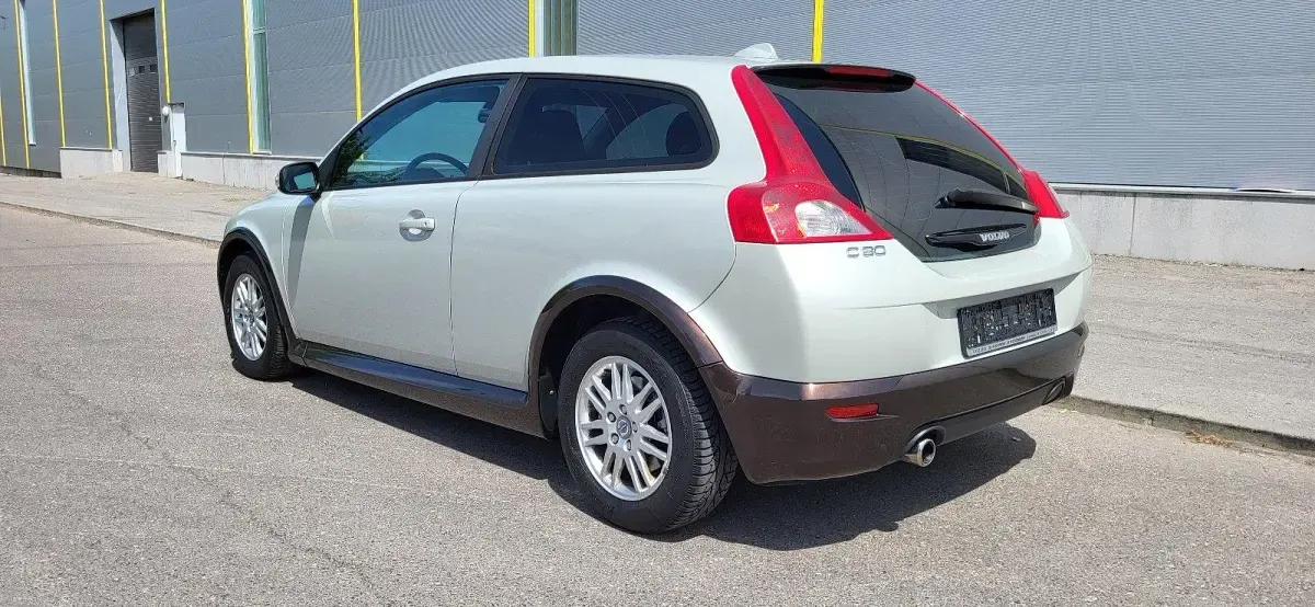 Usata Volvo C30 109 CV (80 kW) 2007 Bianco Utilitaria