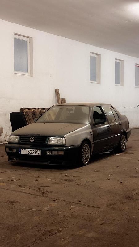 Grün Gebraucht 1995 VW Vento GTI Limousine | 1.900 € - Bild 1/4