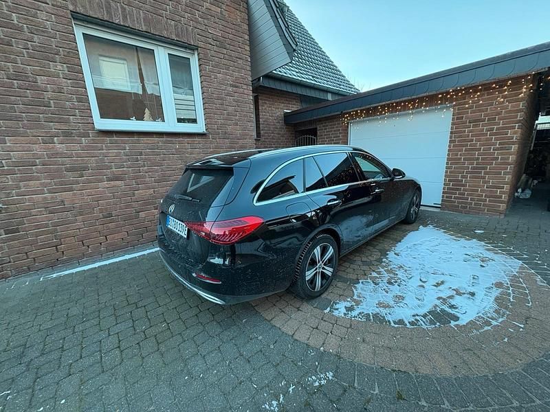 Gebraucht Mercedes C300e 313 PS (230 kW) 2022 Schwarz Kombi