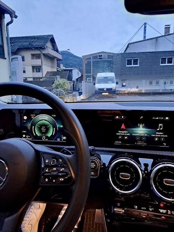 Gebraucht Mercedes CLA180 136 PS (100 kW) 2021 Limousine