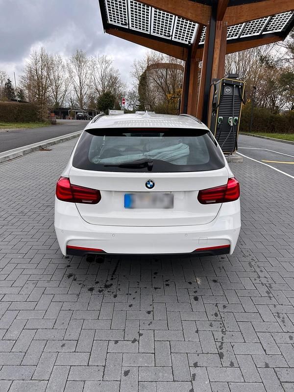 Gebraucht BMW 320 Shadowline 2017 Weiß Kombi