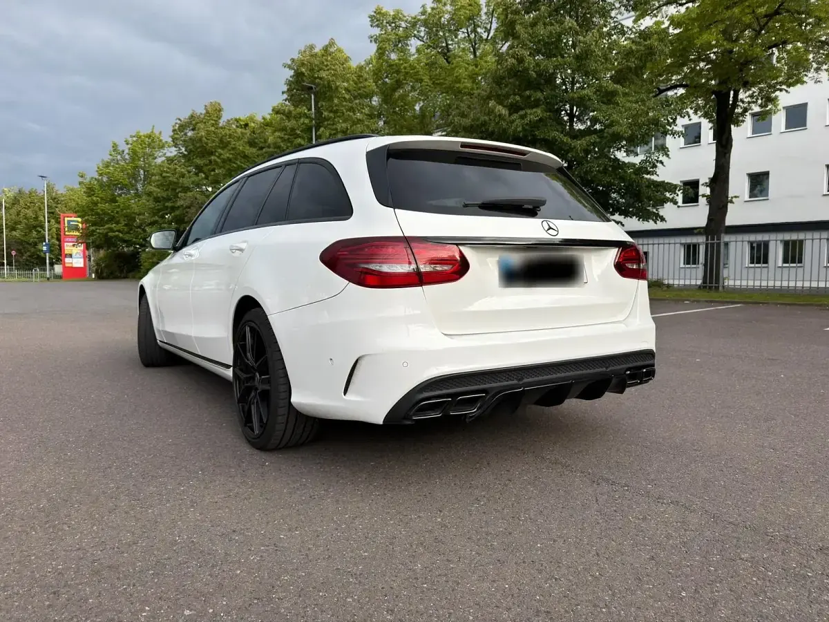 Gebraucht Mercedes C220 AMG line 194 PS (142 kW) 2019 Weiß Kombi