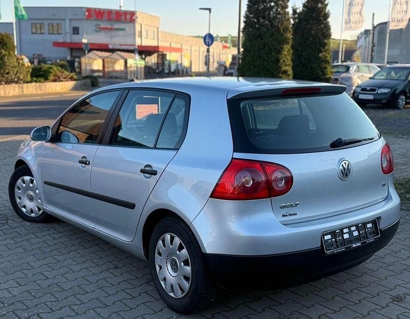 Gebraucht VW Golf IV Trendline 102 PS (75 kW) 2005 Silber Limousine
