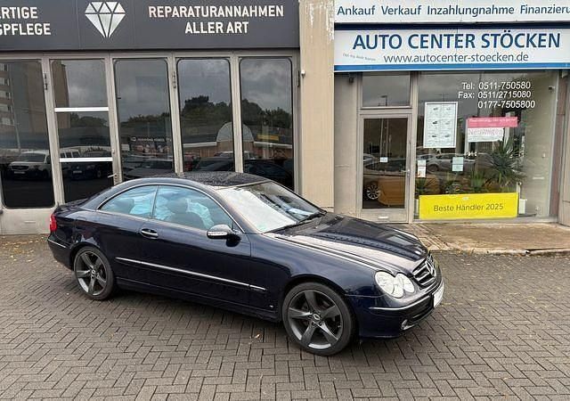 Blau Gebraucht 2004 Mercedes CLK200 Avantgarde Coupé | 4.800 € (Fairer Preis) - Bild 1/4
