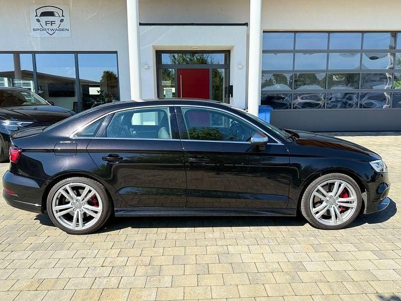 Schwarz Gebraucht 2017 Audi S3 Sport Limousine | 24.480 € - Bild 1/4
