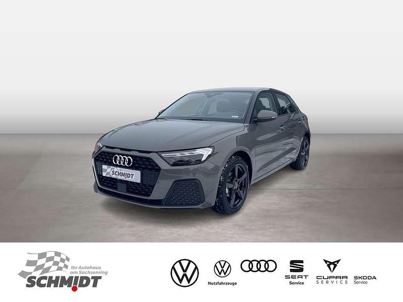 Chronosgrau metallic Neu 2026 Audi A1 Sportback Basis Kleinwagen | 27.890 € (Fairer Preis) - Bild 1/4