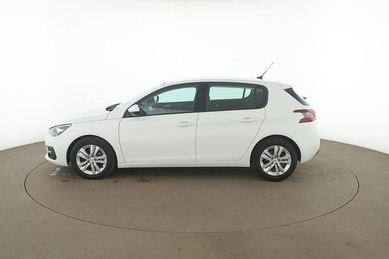 Gebraucht Peugeot 308 Active 131 PS (96 kW) 2021 Weiß Limousine