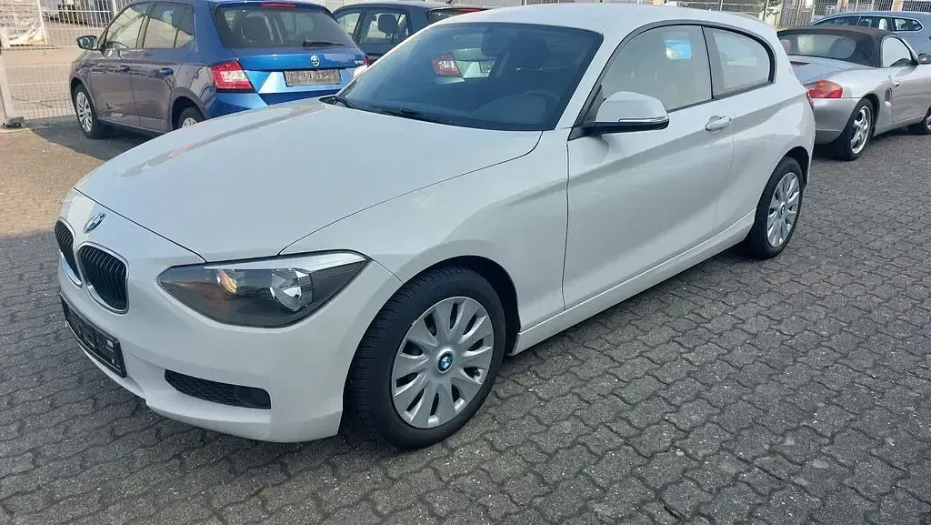 Usata BMW 114 102 CV (75 kW) 2014 Bianco Utilitaria