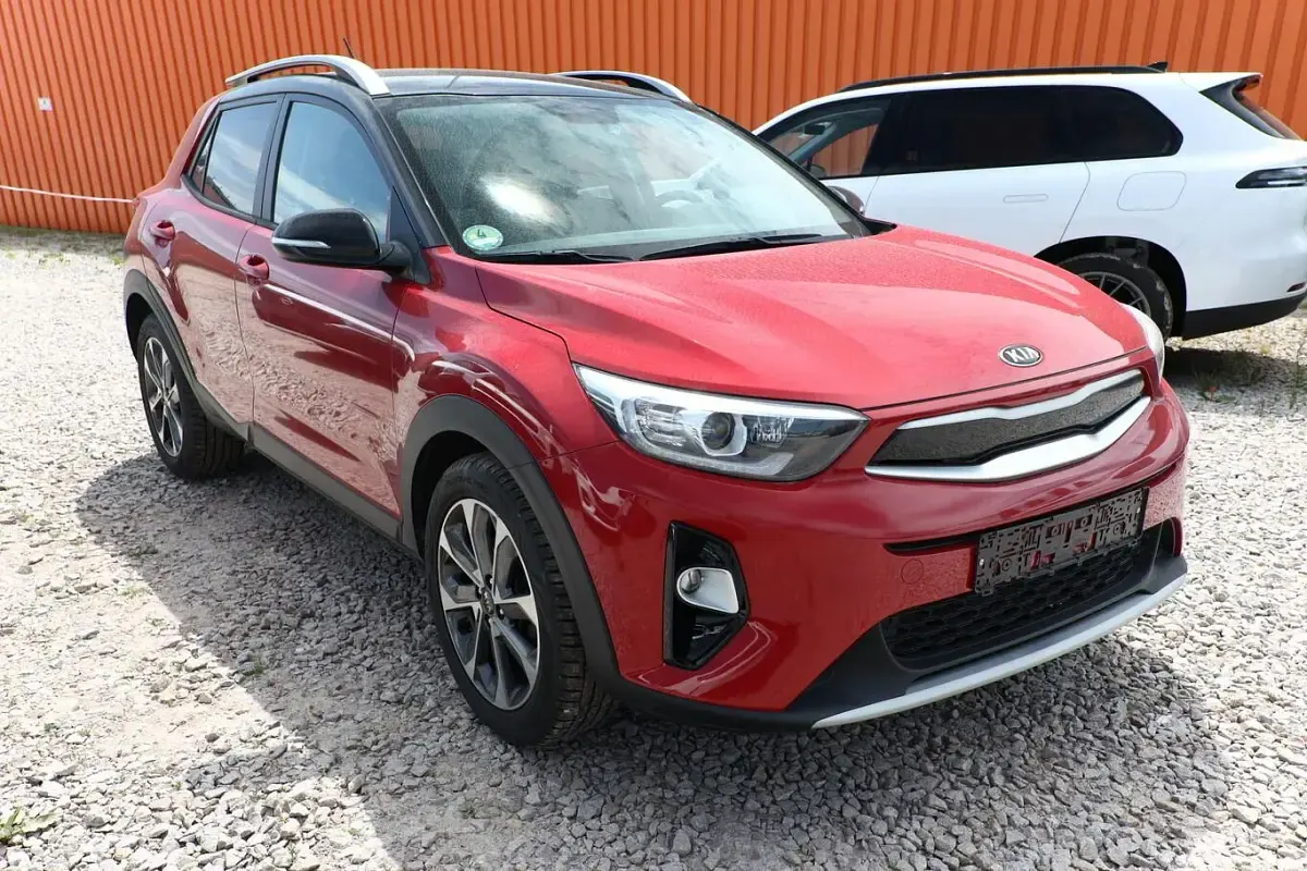 Gebraucht Kia Stonic Vision 99 PS (72 kW) 2018 Signalrot metallic / auroraschwa SUV