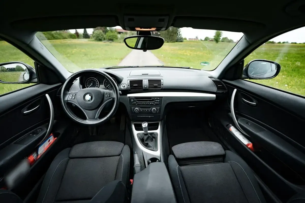Gebraucht BMW 116 122 PS (89 kW) 2011 Schwarz Kleinwagen