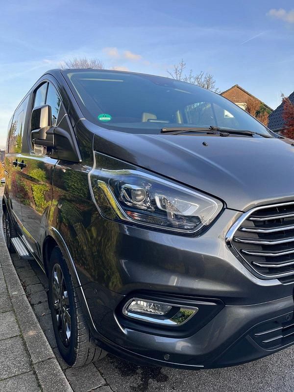 Grau Gebraucht 2019 Ford Tourneo Custom Titanium X Van | 31.000 € (Superpreis) - Bild 1/4