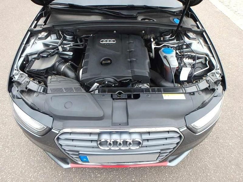Usado Audi A4 S-Line 120 HP (88 kW) 2014 Cinzento Carrinha