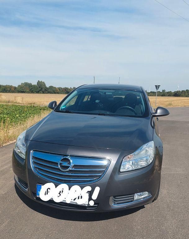 Grau Gebraucht 2009 Opel Insignia Selection Limousine | 3.900 € (Guter Preis) - Bild 1/4