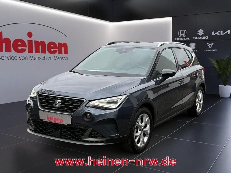 Grau Gebraucht 2023 Seat Arona FR SUV | 16.909 € (Fairer Preis) - Bild 1/4