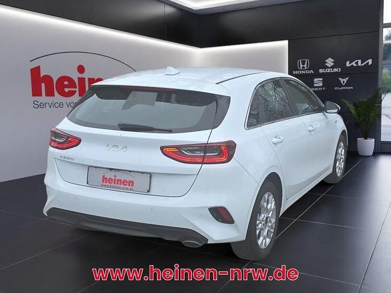 Gebraucht Kia Ceed Vision 140 PS (102 kW) 2025 Weiß Kleinwagen