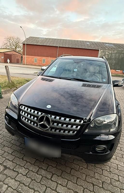 Gebraucht Mercedes ML320 224 PS (164 kW) 2009 Schwarz SUV