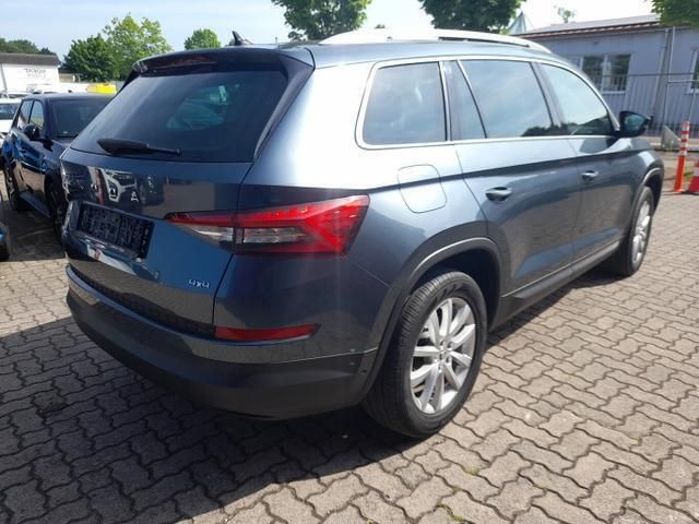 Quarzgrau metallic quarzgrau metallic Gebraucht 2019 Skoda Kodiaq Style SUV | 37.472 € (Teuer) - Bild 1/4