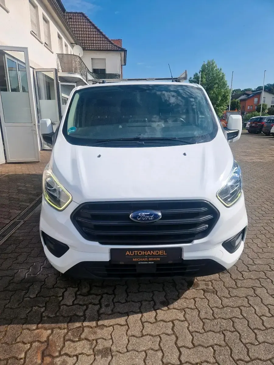 Gebraucht Ford Transit Custom 105 PS (77 kW) 2021 Weiß Van / Kleinbus